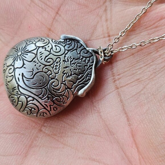 Jewelry - Women Necklace Silver Tone Antique Style Pendant Fashion Jewelry Unbranded